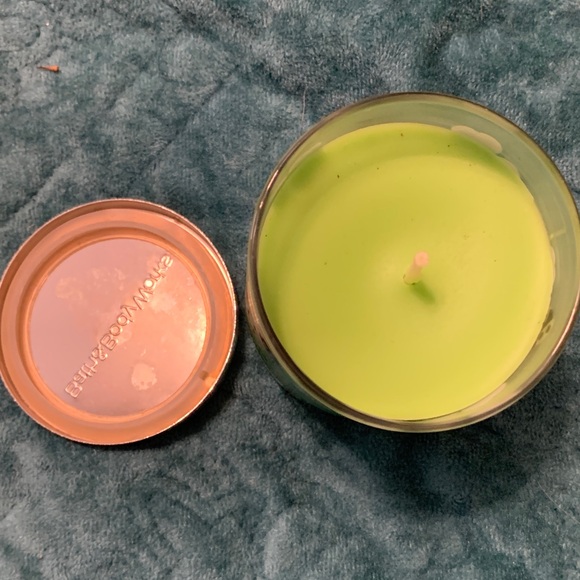 New Bath & Body Works Lucky Vibes Green Candle - Picture 2 of 3